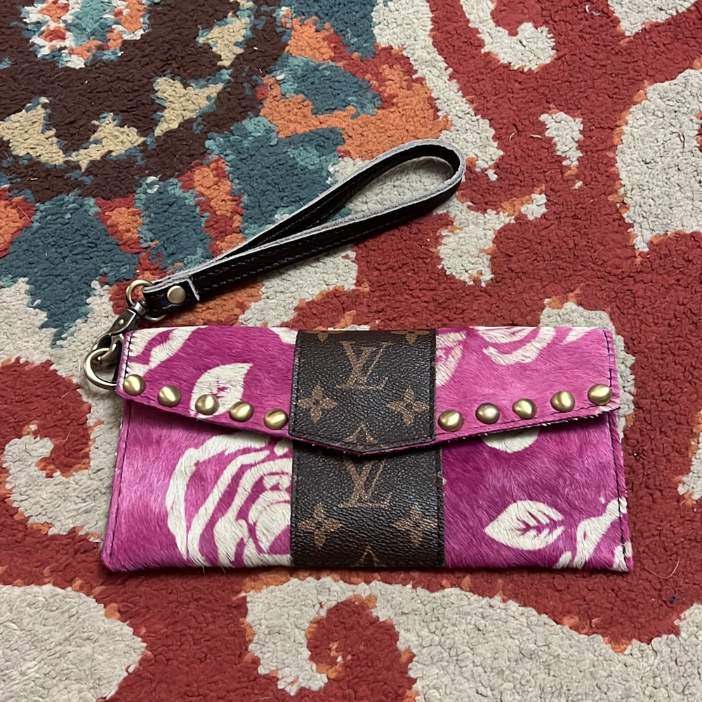 LOUIS Vuitton wallet